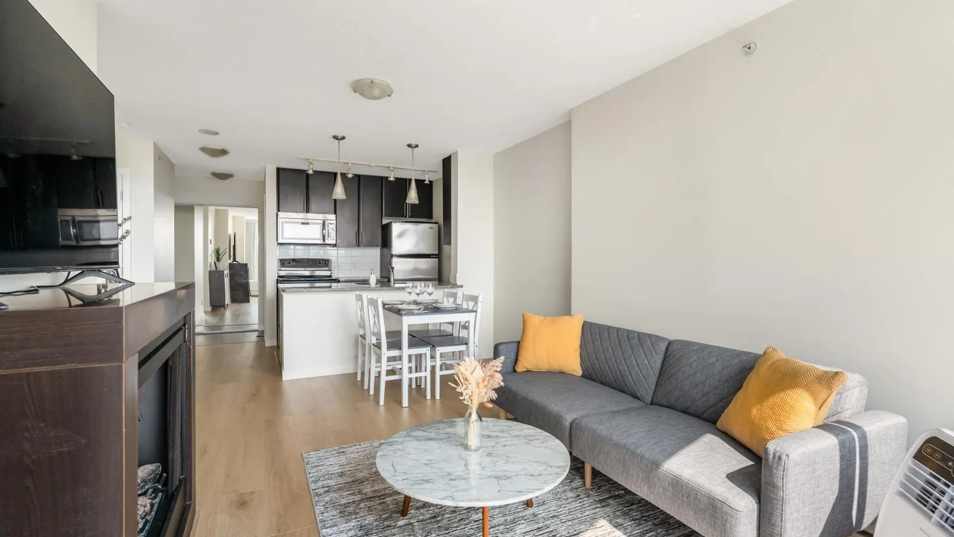 Lovely Condo With Amzaing View Vancouver